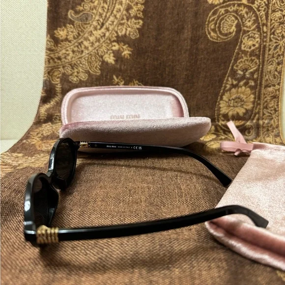 Authentic MIU MIU Regard Sunglasses 04ZS black oval w/ matching case - Picture 3 of 6